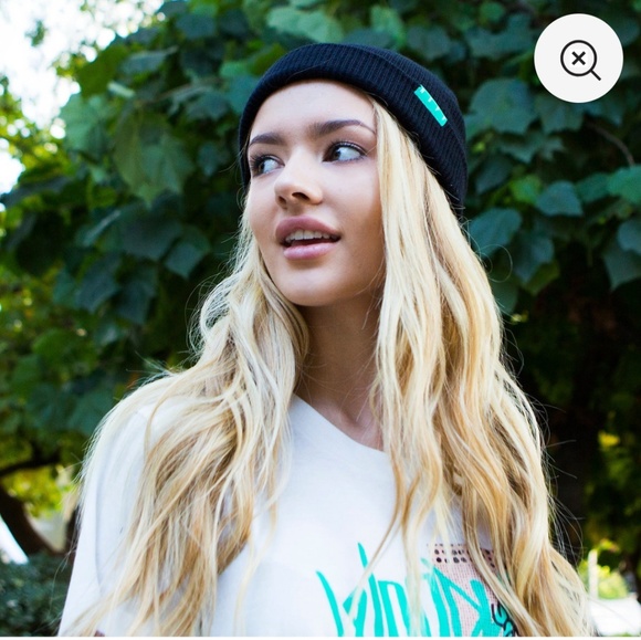 Rex Beanie for Adults by Neff - Toy Story - Picture 2 of 3